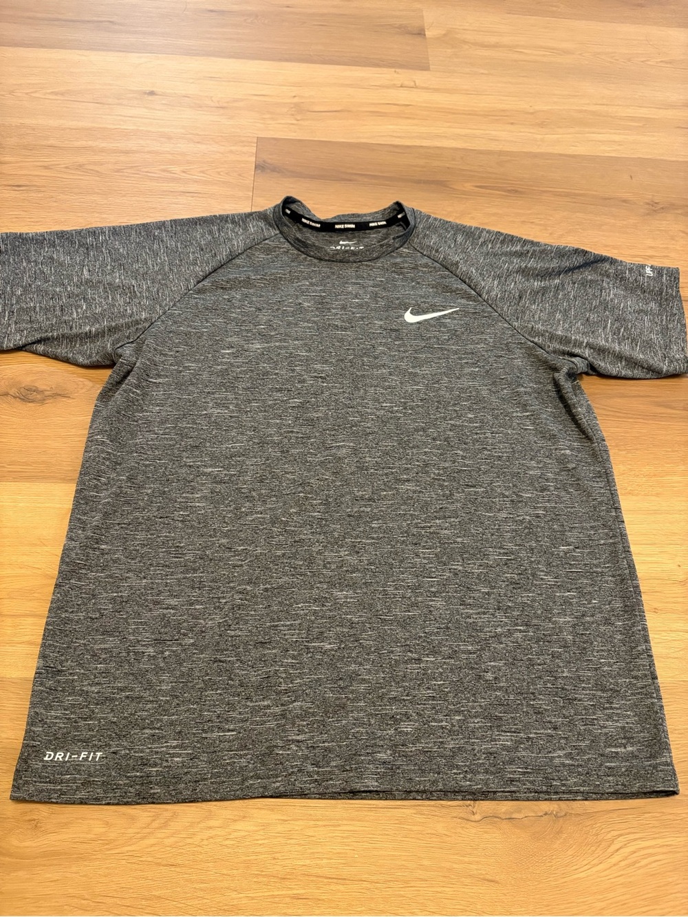 Nike Dri-FIT Men's Heather Charcoal Gray Short-Sleeve Tee Size Medium
